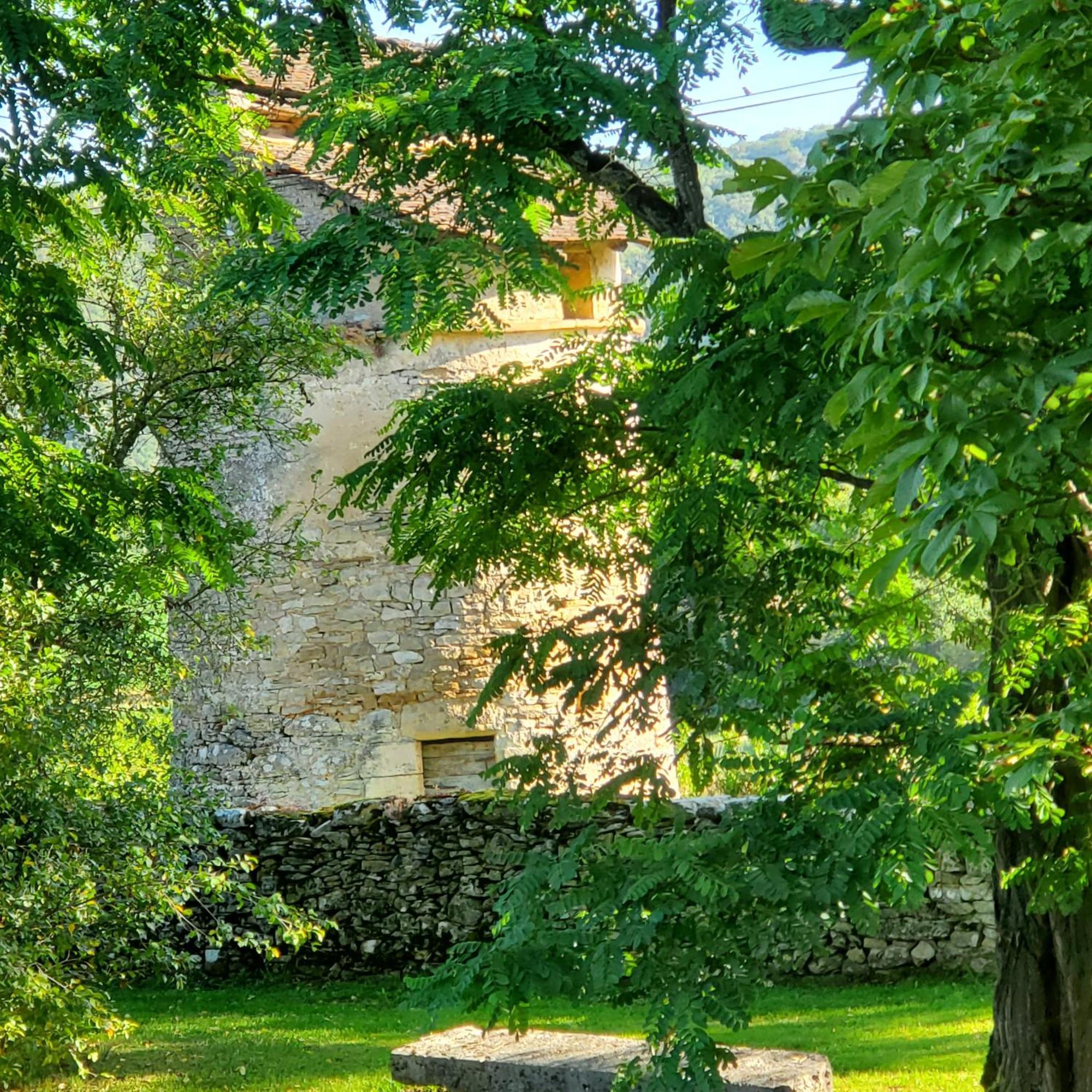 Bed and Breakfast Mas de Garrigue Calvignac Exterior foto