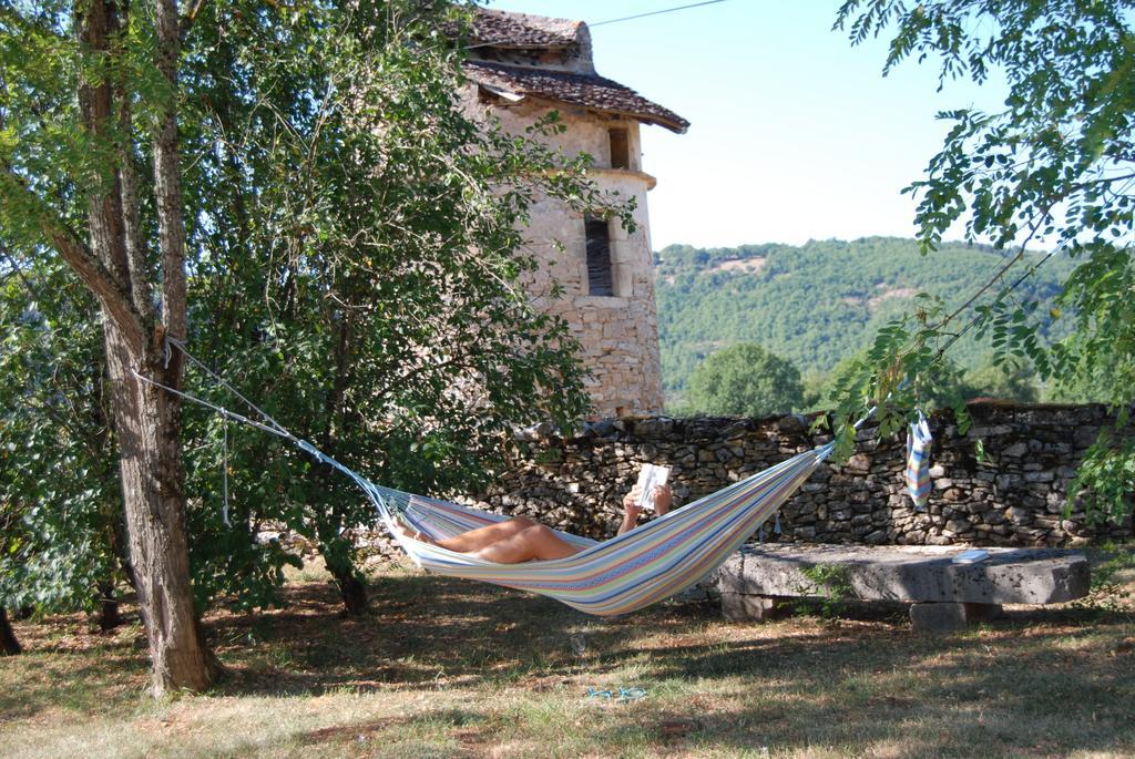 Bed and Breakfast Mas de Garrigue Calvignac Exterior foto