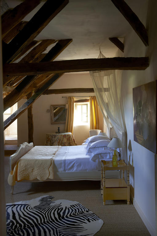 Bed and Breakfast Mas de Garrigue Calvignac Habitación foto